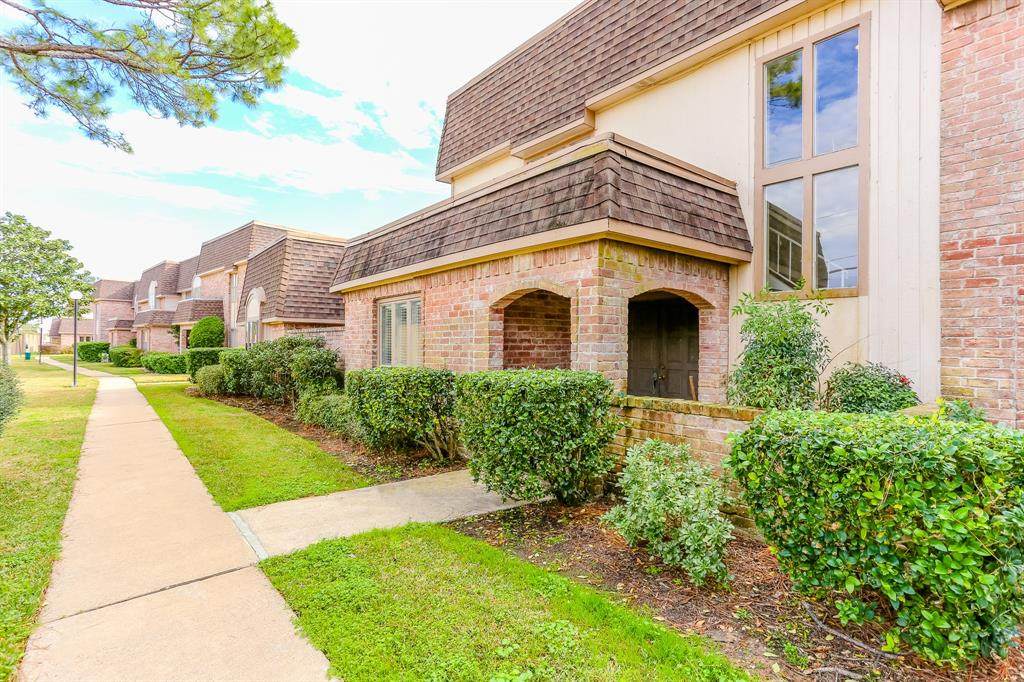 2904 Camelot Lane - Photo 1 2904 Camelot Lane - Photo 1