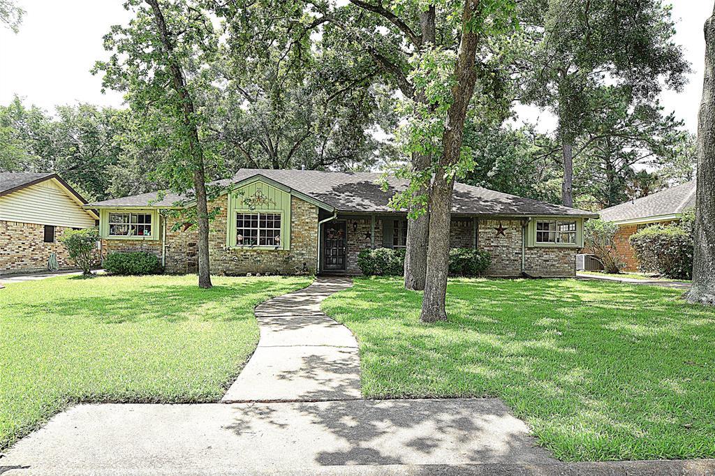 1006 Woodfield Lane - Photo 1