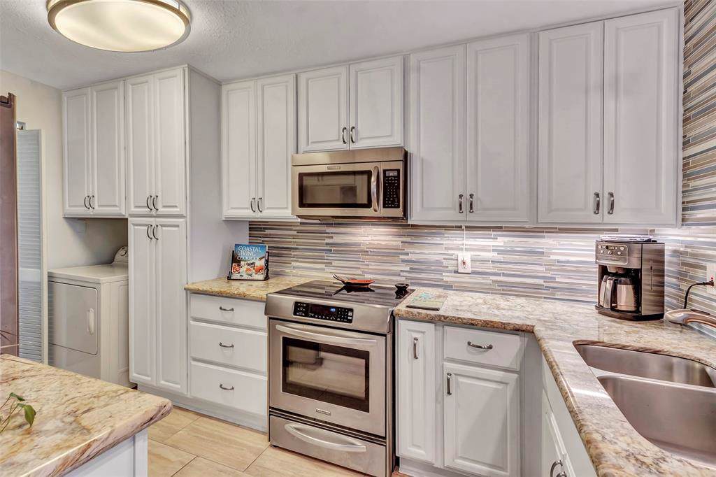 7700 Seawall Boulevard - Photo 1