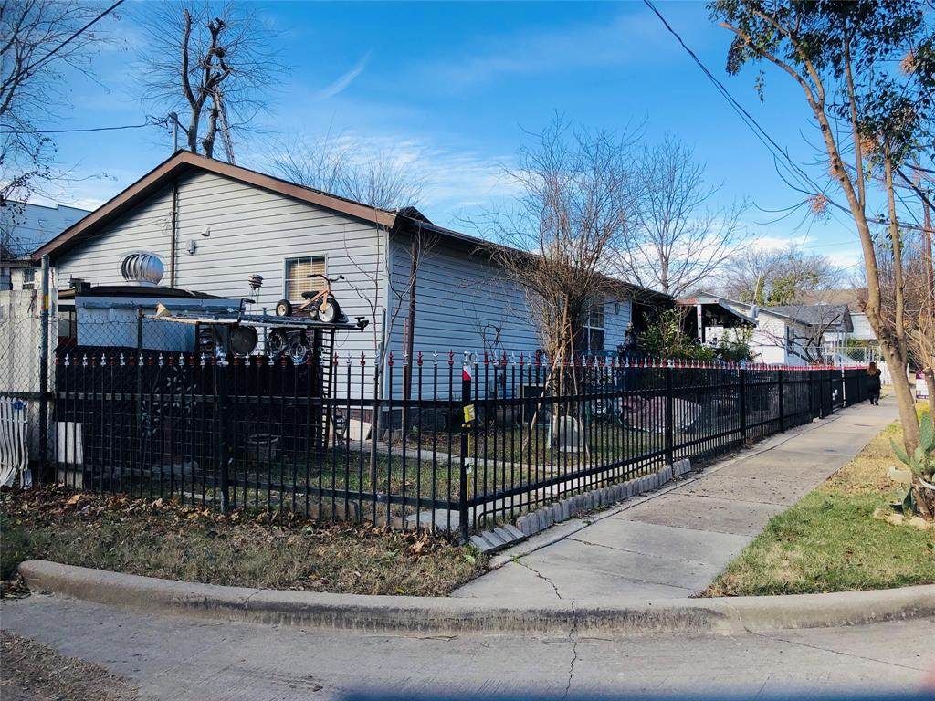 1509 Mary Street - Photo 1