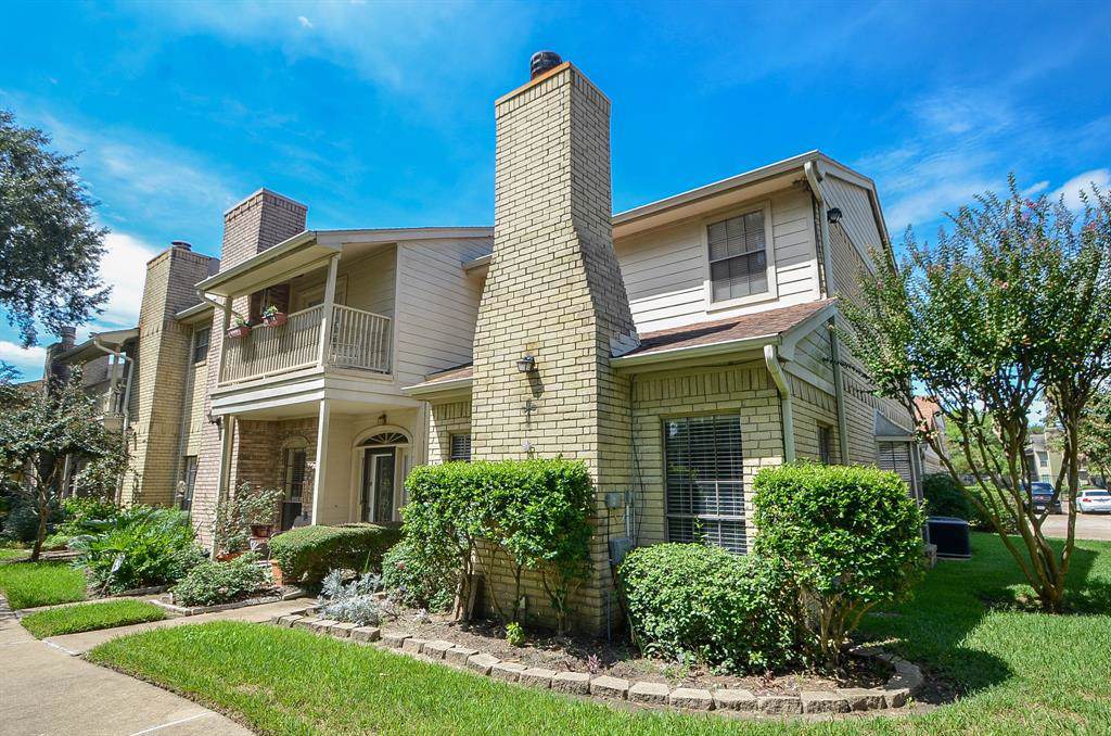 800 Country Place Drive - Photo 1
