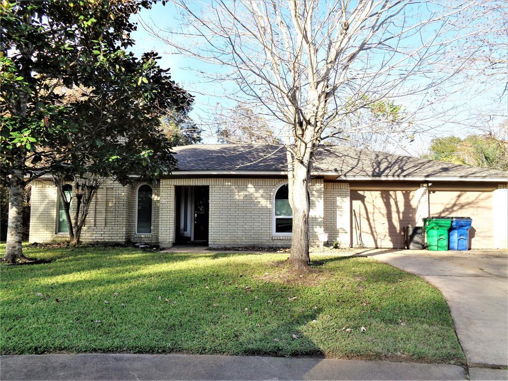 729 Newman Street - Photo 1