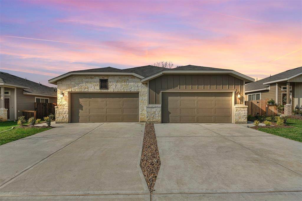 9807 and 9811 Grosbeak Lane - Photo 1