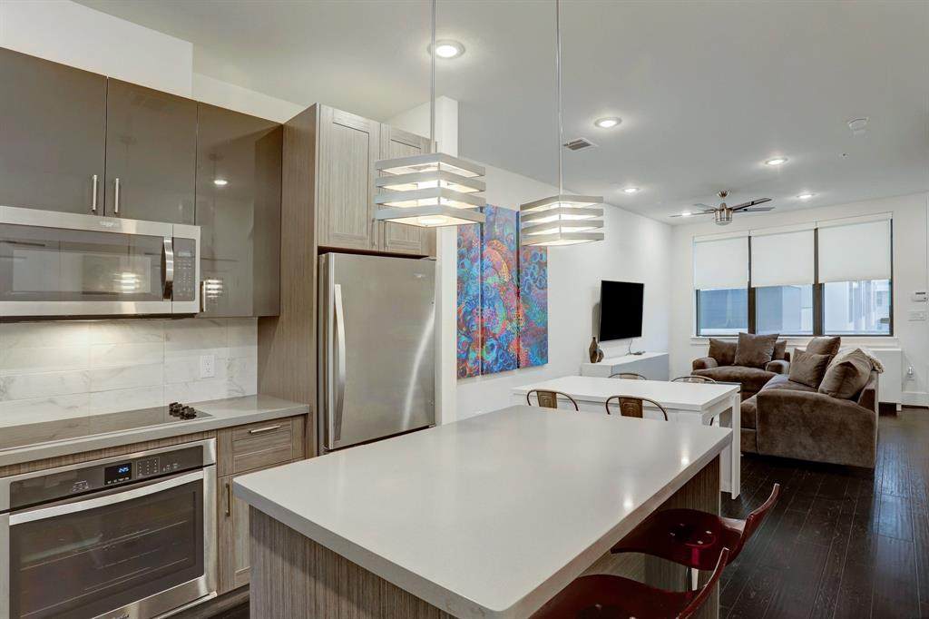 2401 Crawford Street - Photo 1