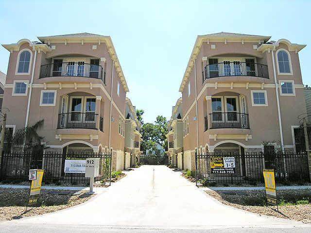912 25th Street - Photo 1