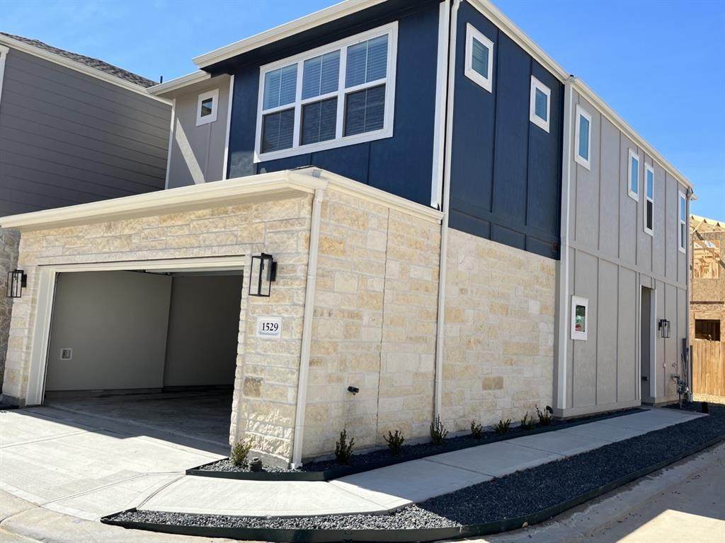 1529 Parkland Oak Drive - Photo 1