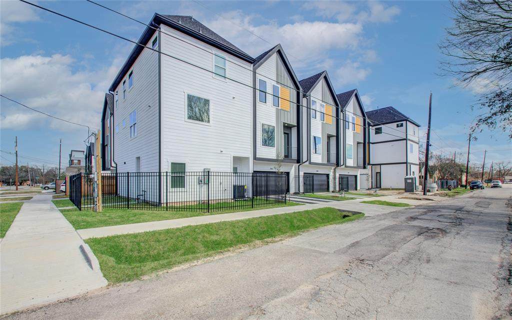 2805 Anita Street - Photo 1