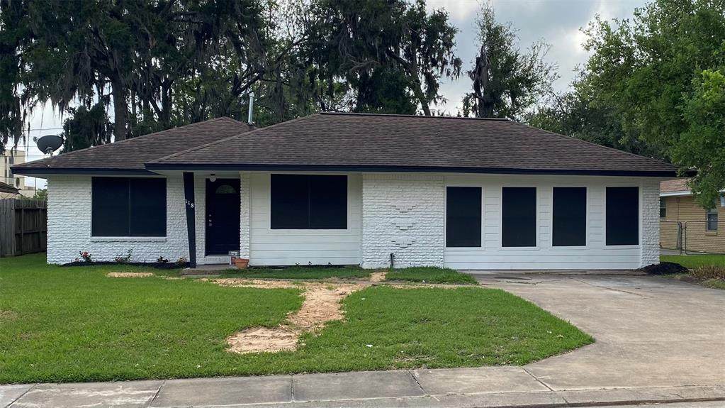 118 Oleander Street - Photo 1