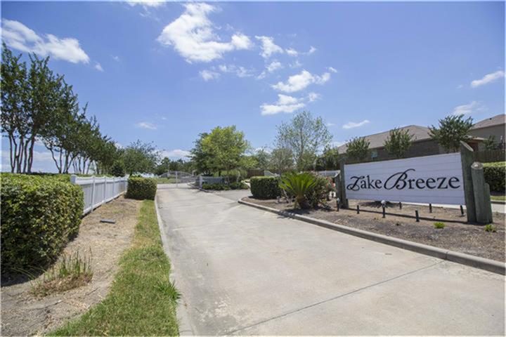 10768 Lake Mist Ln - Photo 1