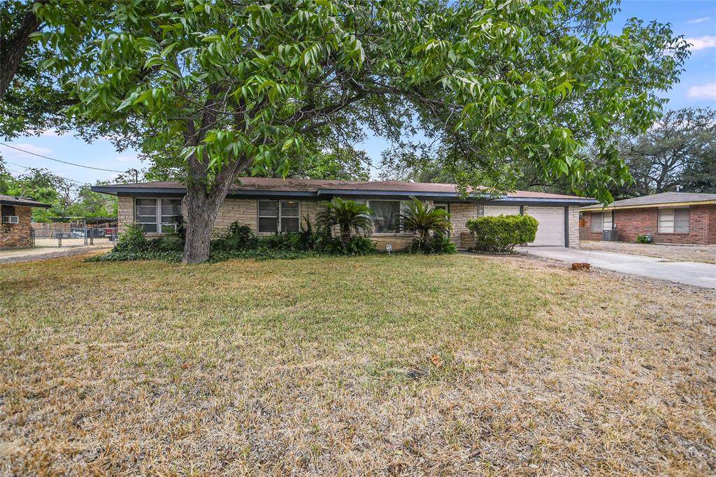2711 Tyne Drive - Photo 1