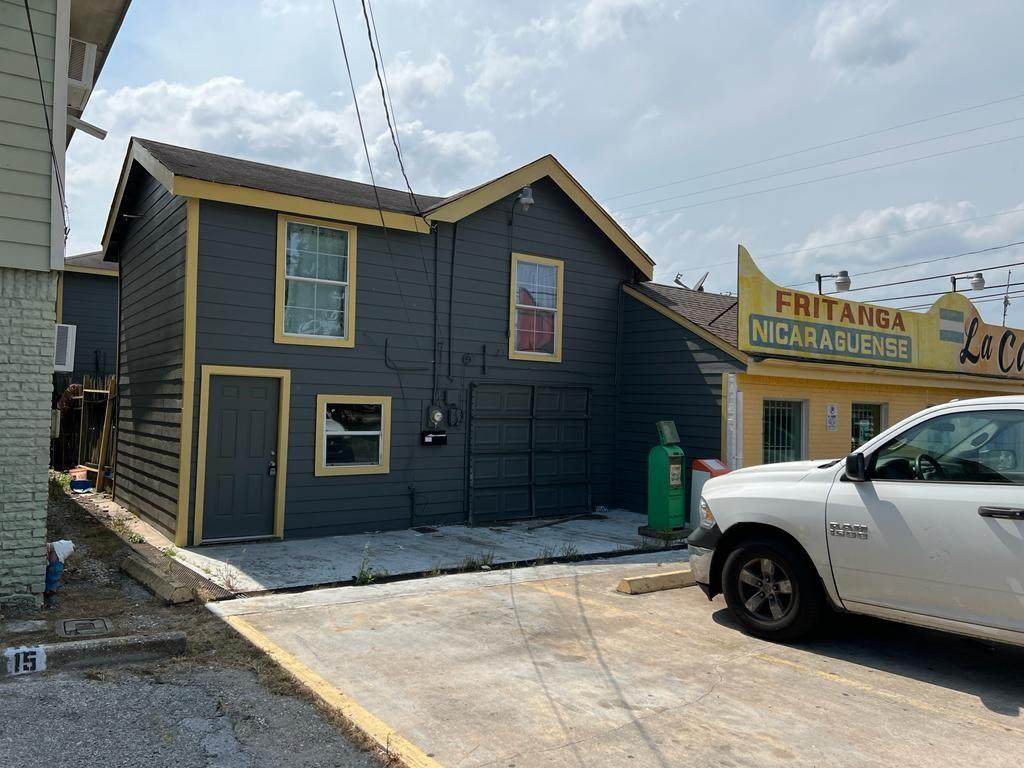412 8th Street - Photo 1