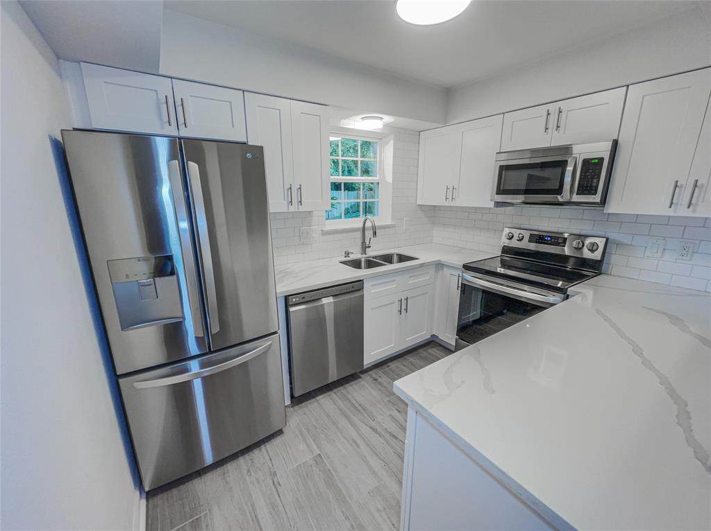 877 Wax Myrtle Lane - Photo 1