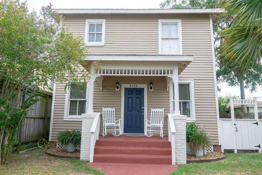 4221 Avenue N 1/2 - Photo 1