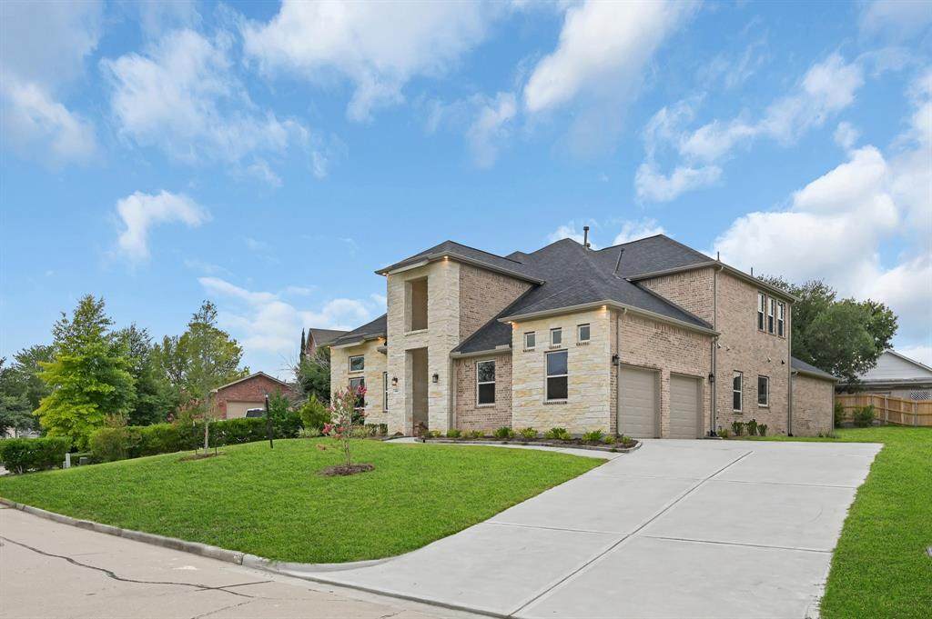450 Edgewood Drive - Photo 1