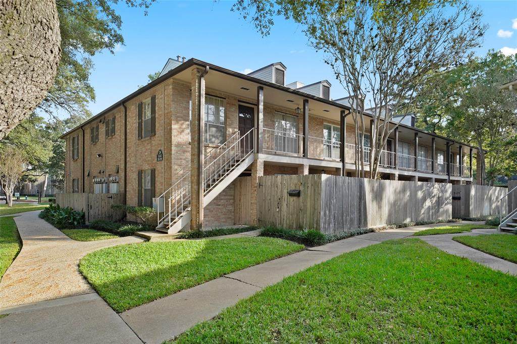 825 Wax Myrtle Lane - Photo 1