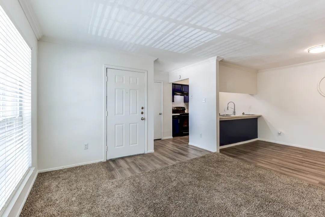 1100 Graham Drive - Photo 1