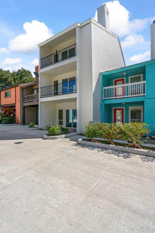 2022 Lakewood Court - Photo 1