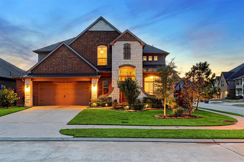 200 Dove Meadow Dr - Photo 1