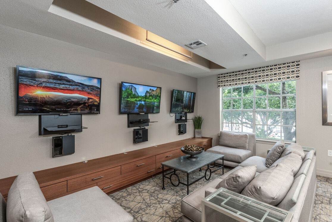 5800 Woodway Drive - Photo 1