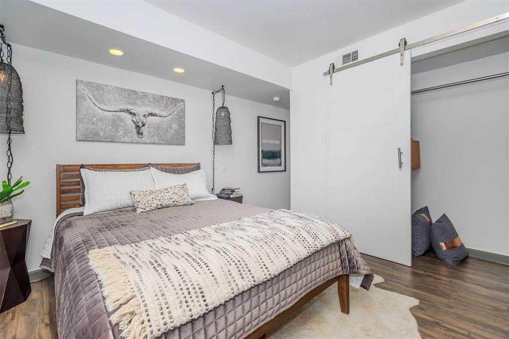 7710 S Main St - Photo 1