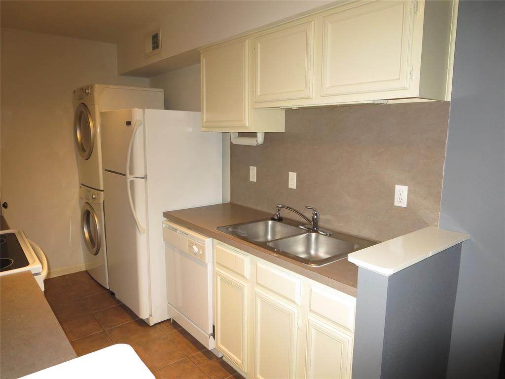 1601 Shepherd Drive - Photo 1