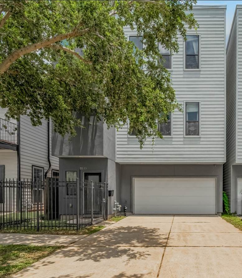 2115 Hadley Street - Photo 1