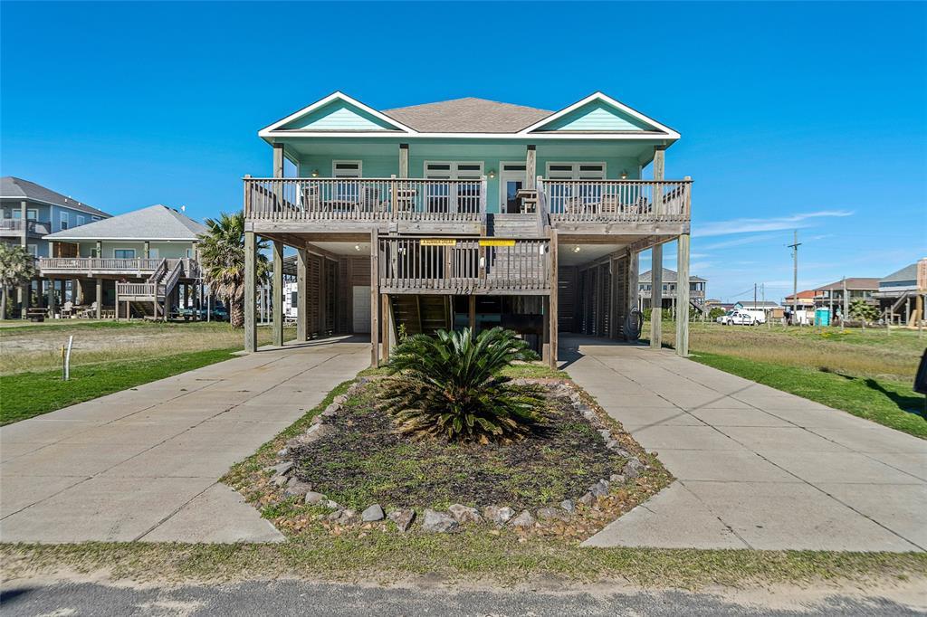 1121 Blue Water Dr Drive - Photo 1
