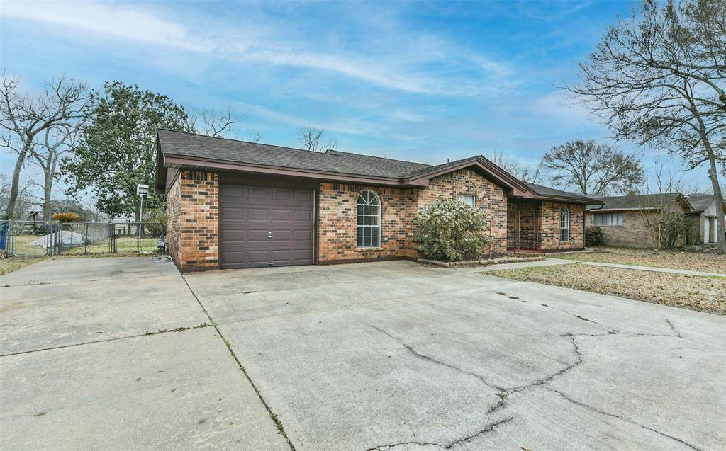 1472 Camellia Drive - Photo 1