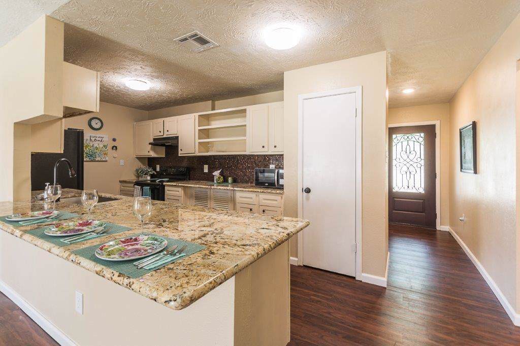 9808 Wren Street - Photo 1