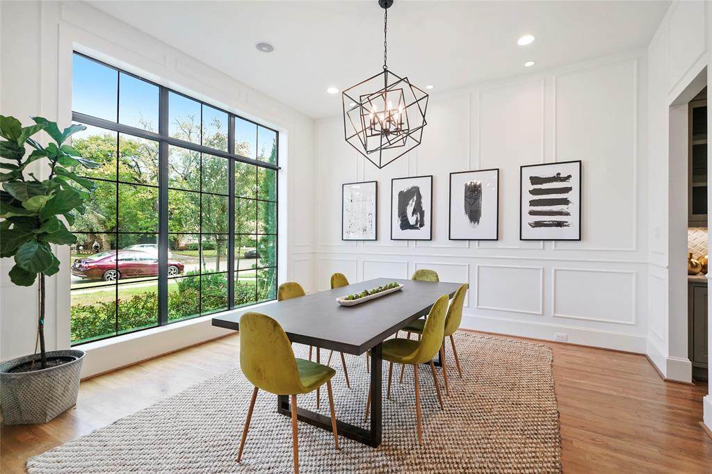 2121 Main Street - Photo 1