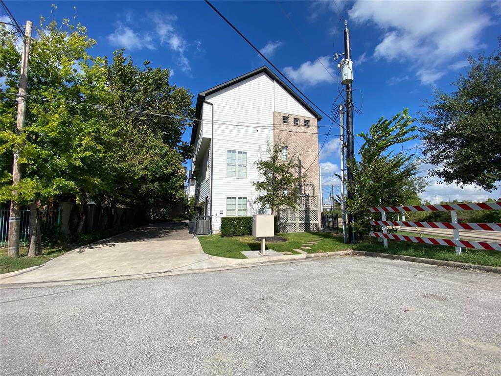 606 Delano Street - Photo 1