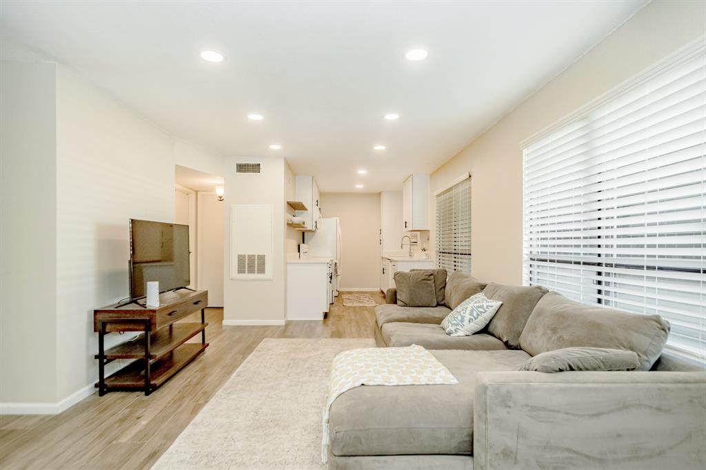 101 Stratford Street - Photo 1