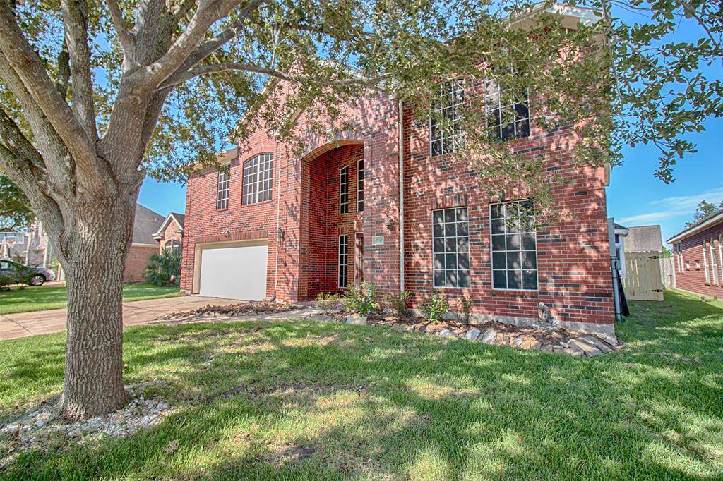 203 Green Cedar Drive - Photo 1
