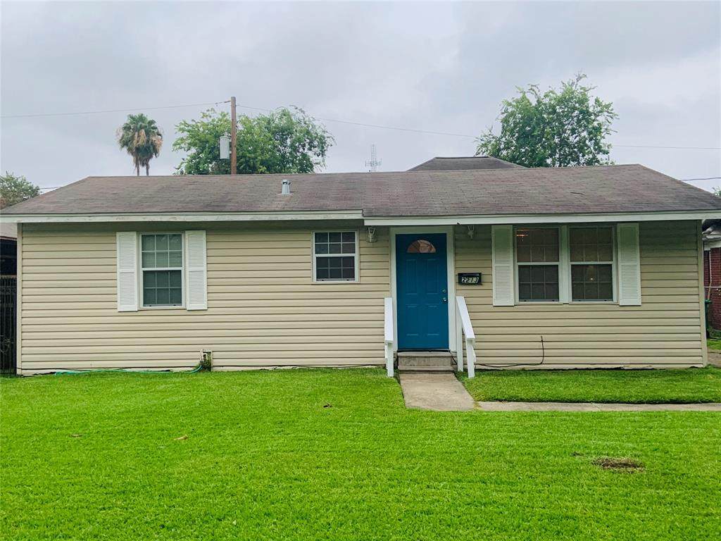 2213 Isabella Street - Photo 1