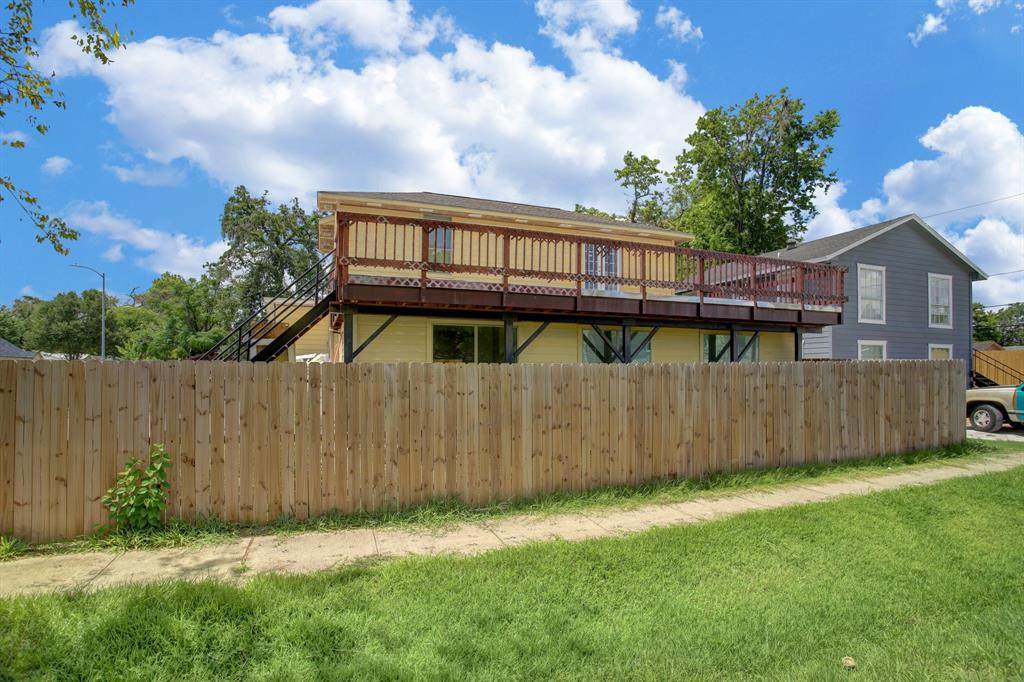 502 Frawley Street - Photo 1