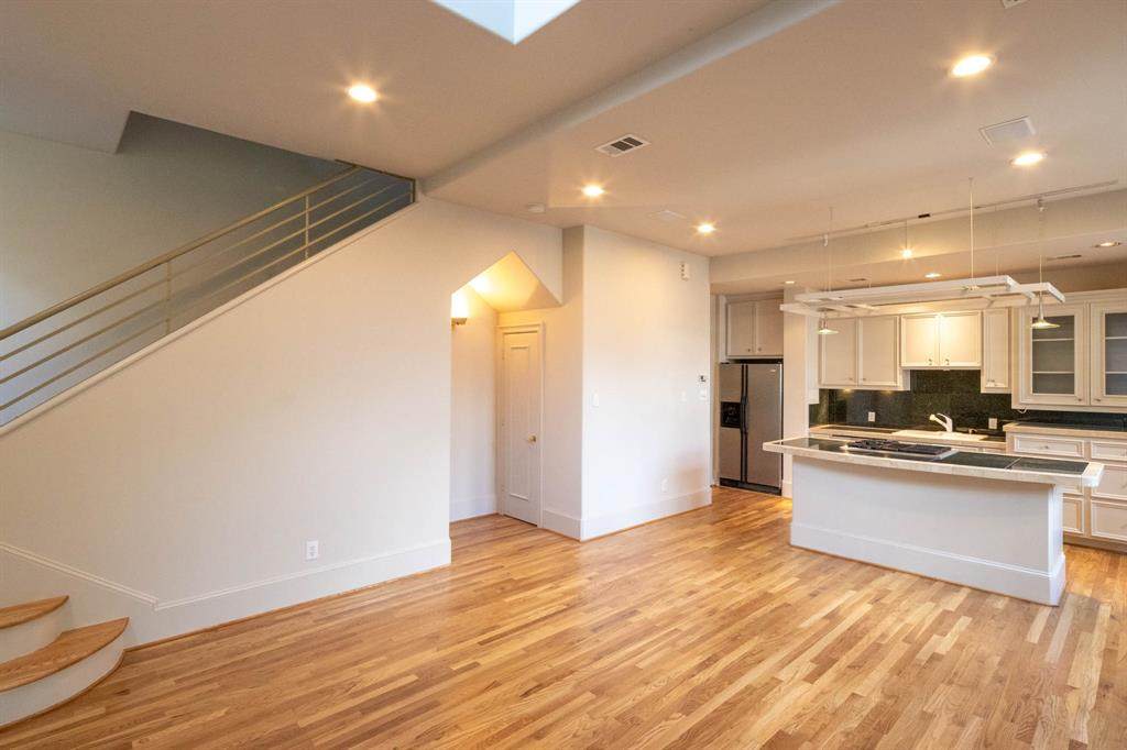 1524 Maryland - Photo 1