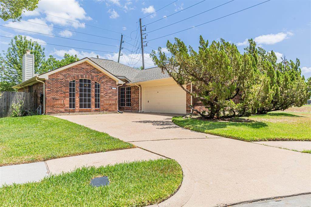 15802 Spruce River Court - Photo 1