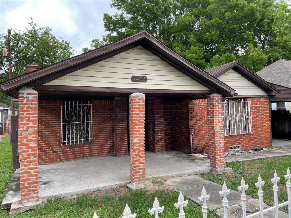 7437 Walker Street - Photo 1