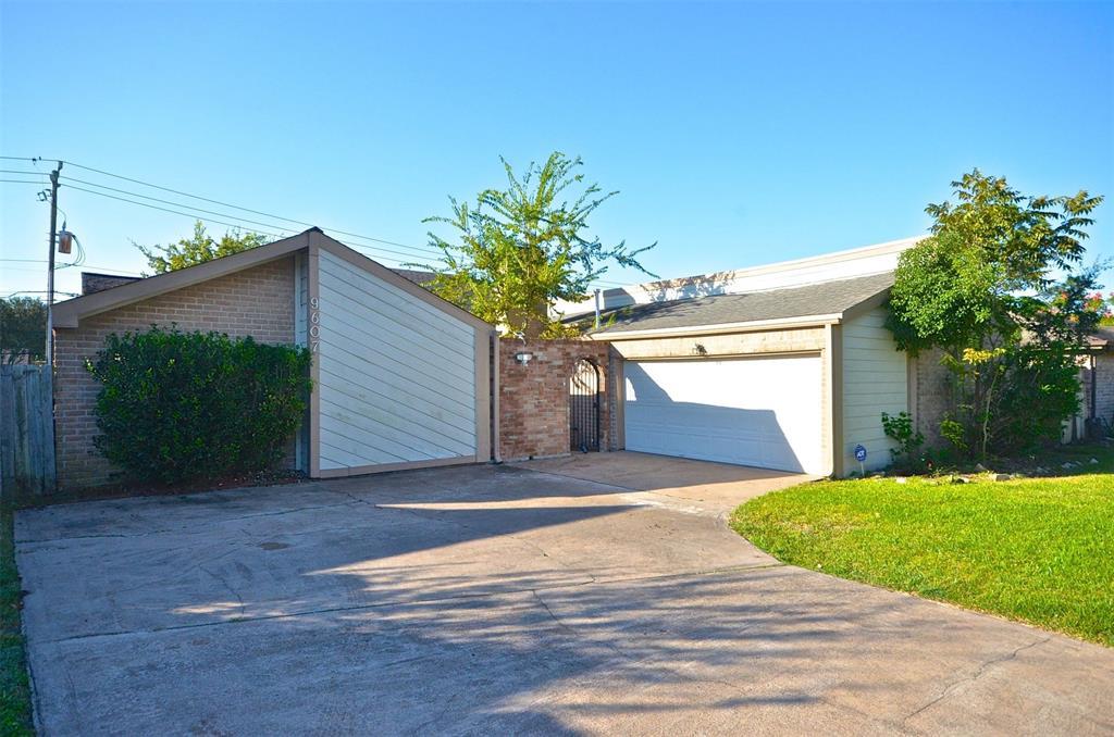 9607 Airport Boulevard - Photo 1