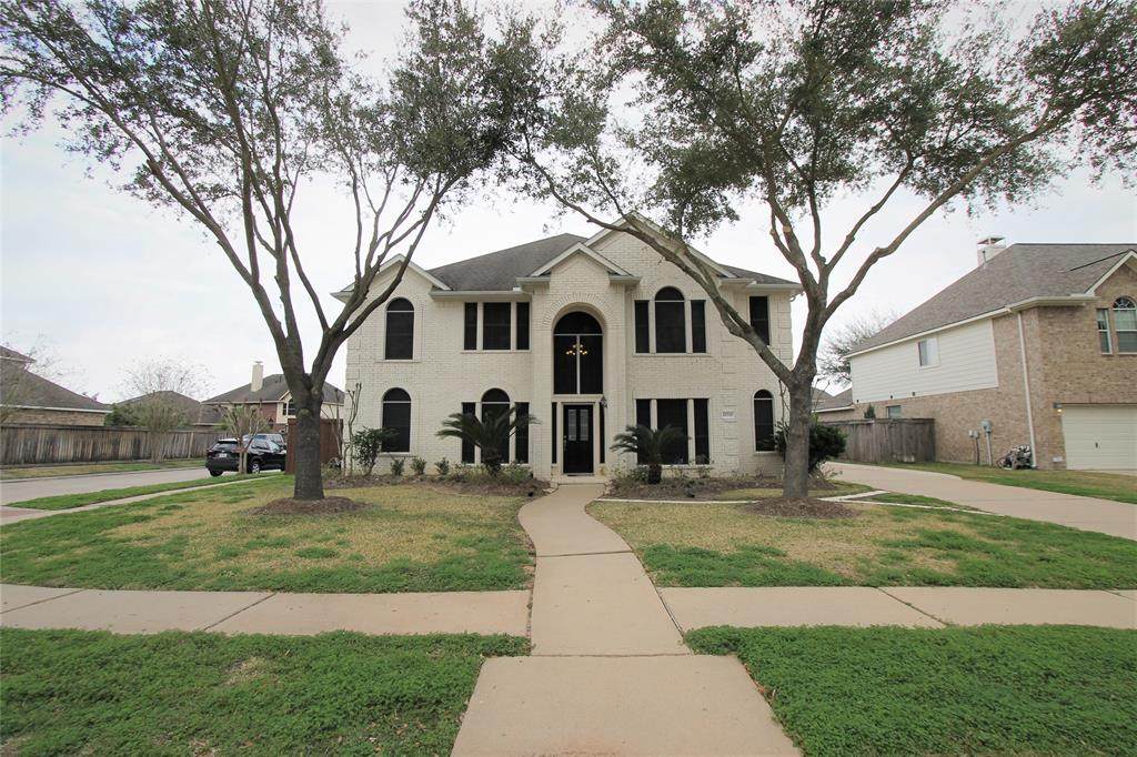15718 Stroudwater Lane - Photo 1