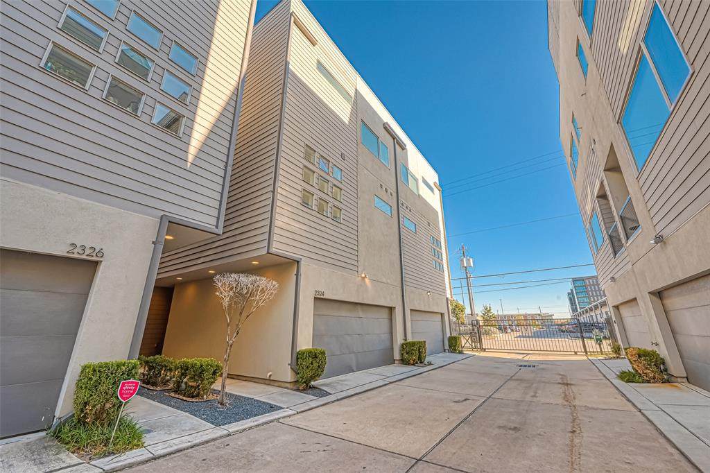 2324 Commerce Street - Photo 1