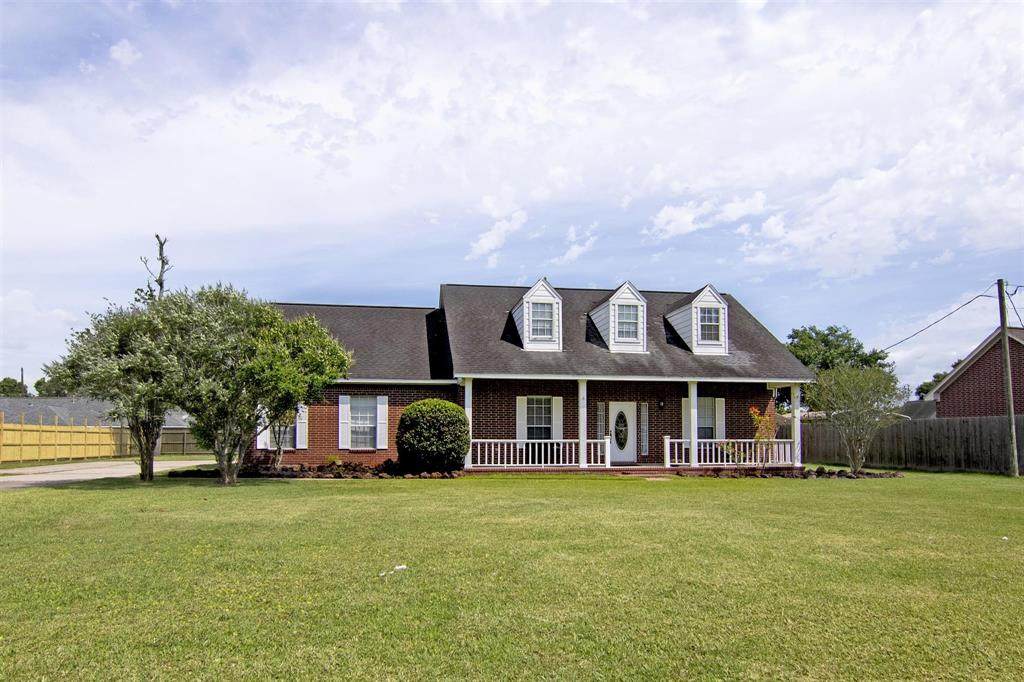 211 Oaks Grande Road - Photo 1