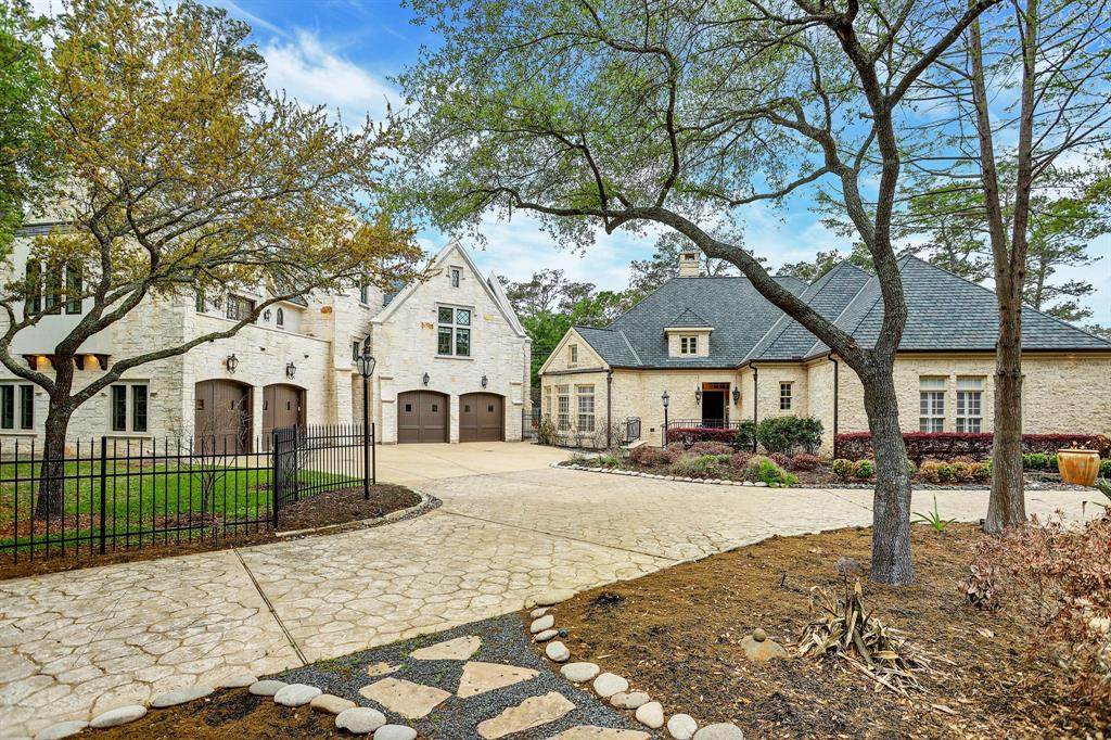 728 Crestbend Drive - Photo 1