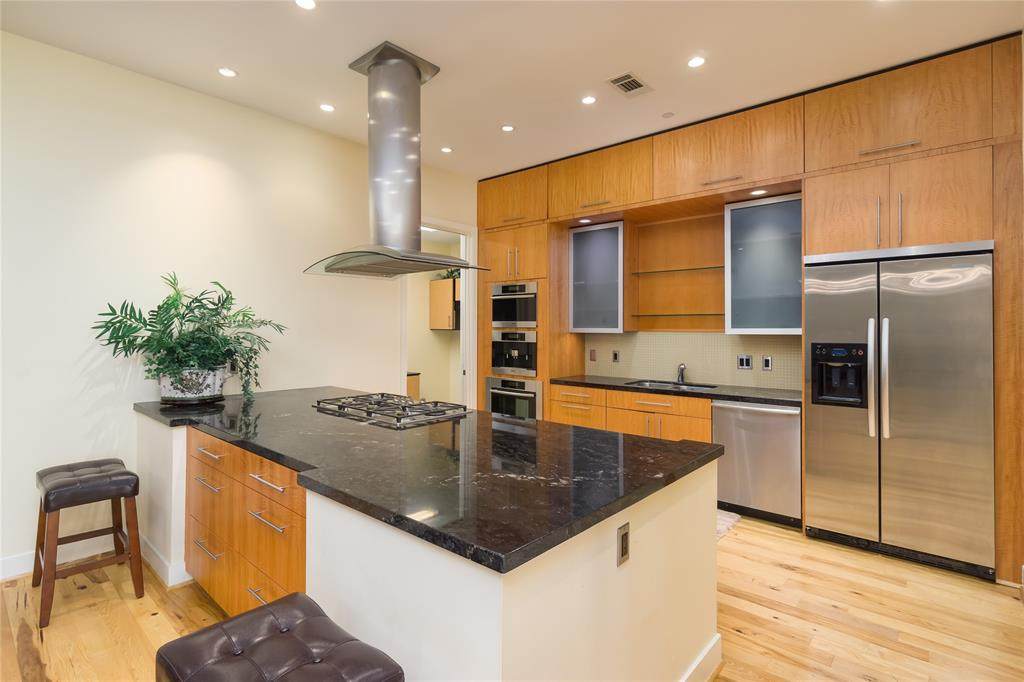 1600 Post Oak Boulevard - Photo 1
