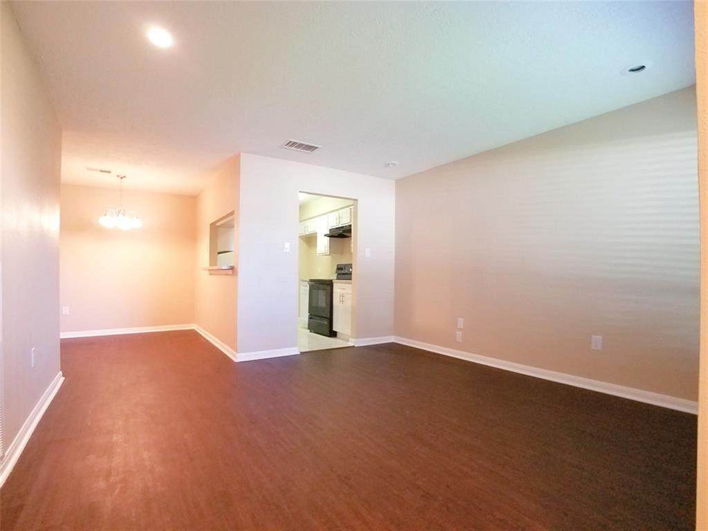 615 Cole - Photo 1
