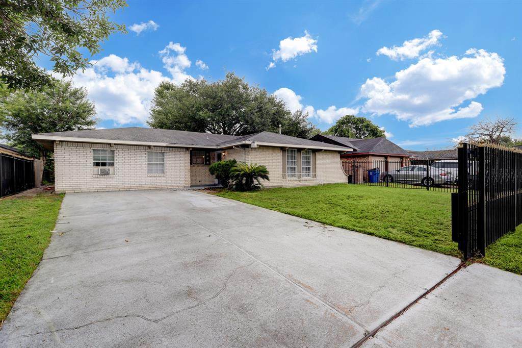12402 Ladbroke Lane - Photo 1