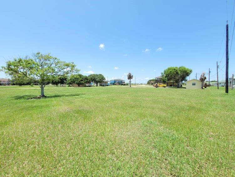 205 Calumet Drive - Photo 1