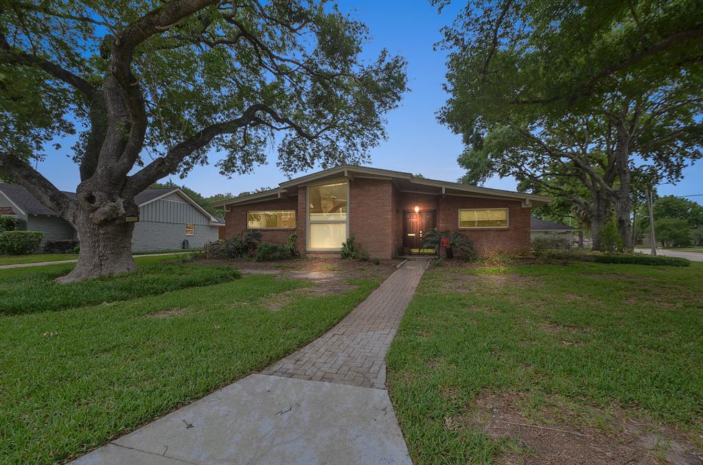 4423 Meyerwood Drive - Photo 1