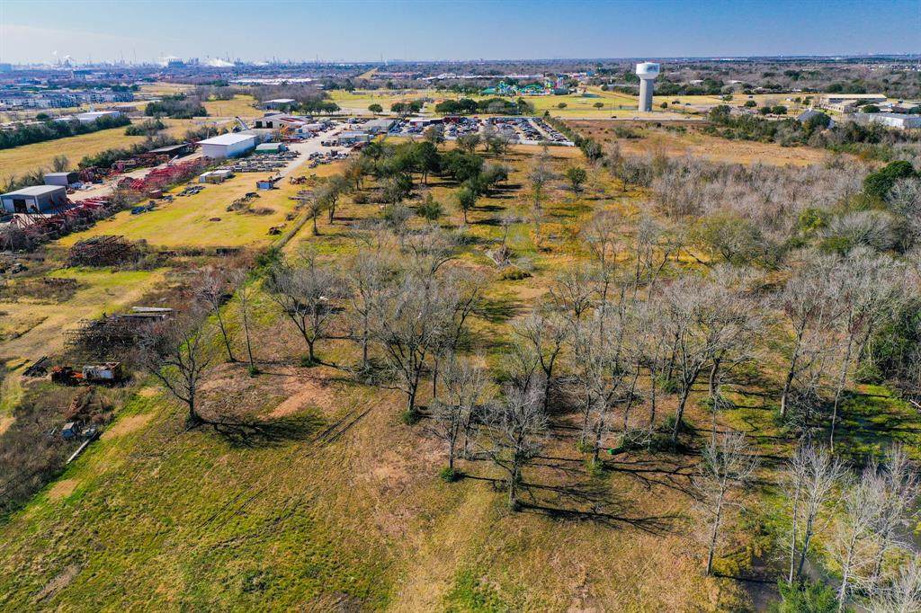 5223 Barkaloo Road - Photo 1