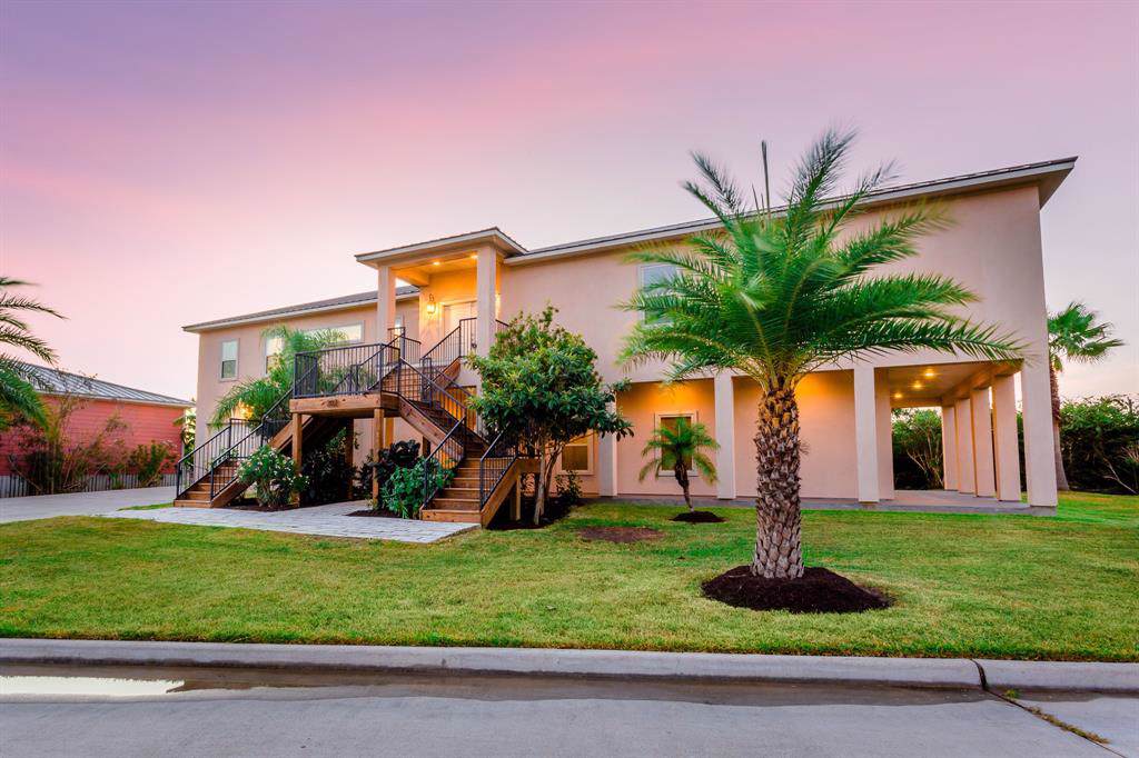 202 Debbie Lane - Photo 1